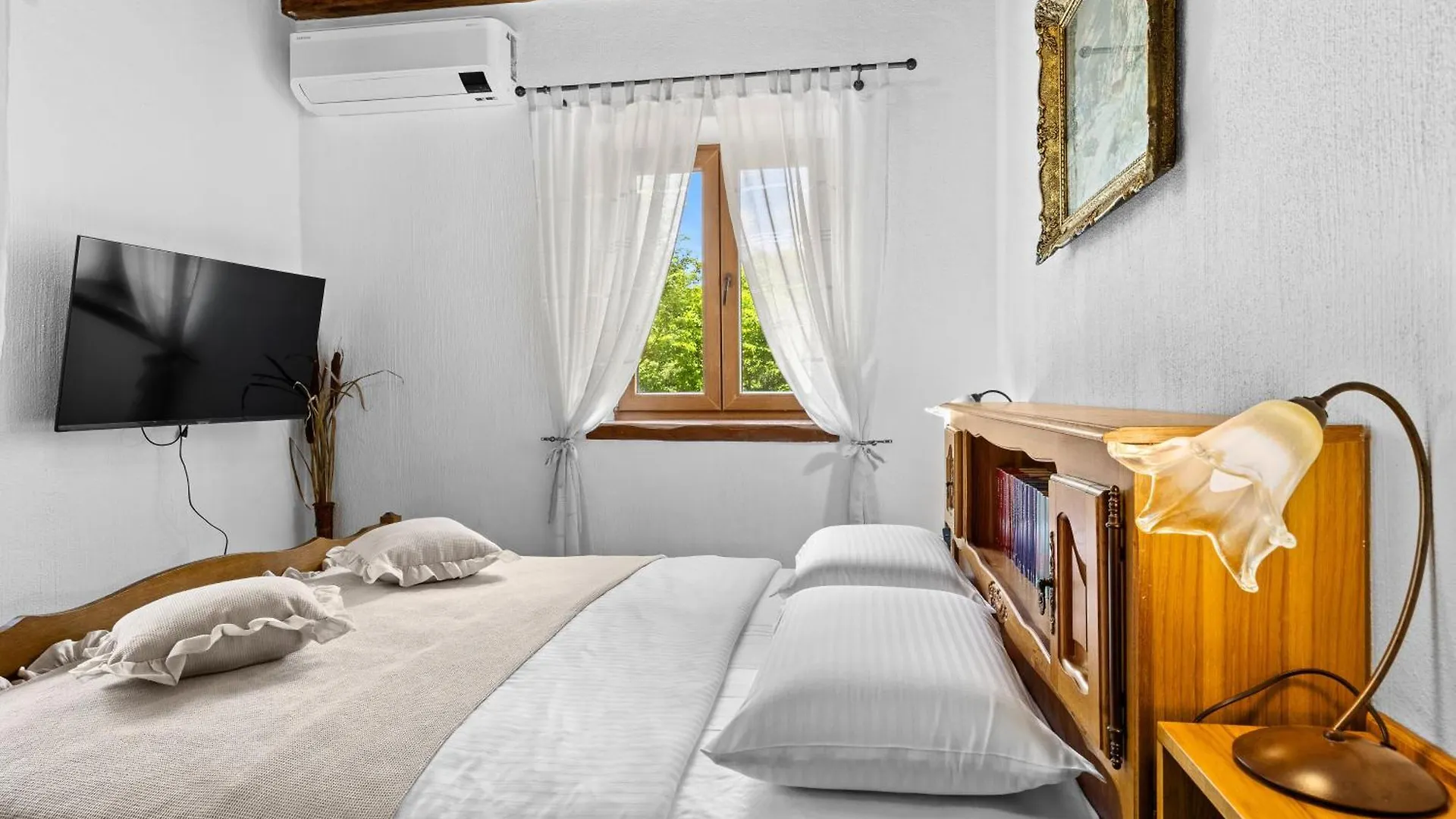 E-Villa Vintage Istria With Heated And Covered Pool Cabrunici 别墅