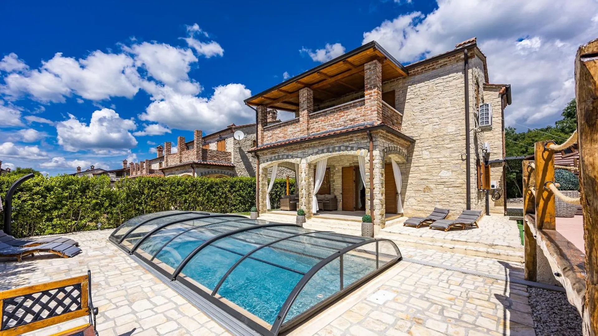 E-Villa Vintage Istria With Heated And Covered Pool Cabrunici 别墅
